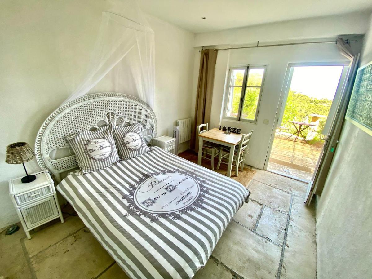Auberge De La Croix Du Pape Èze Esterno foto